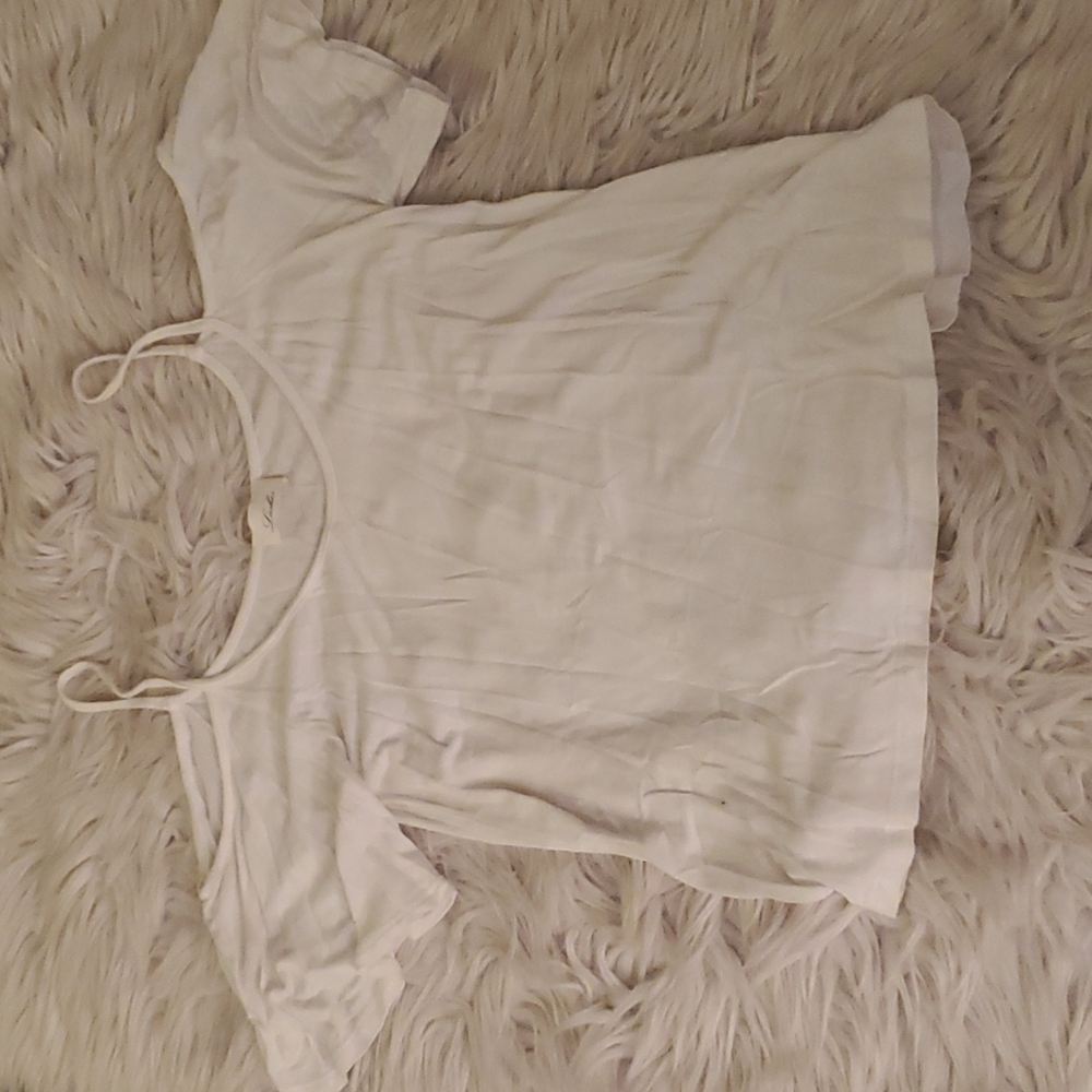 Lashes Off-the-Shoulder White Flowy Top – Size Small